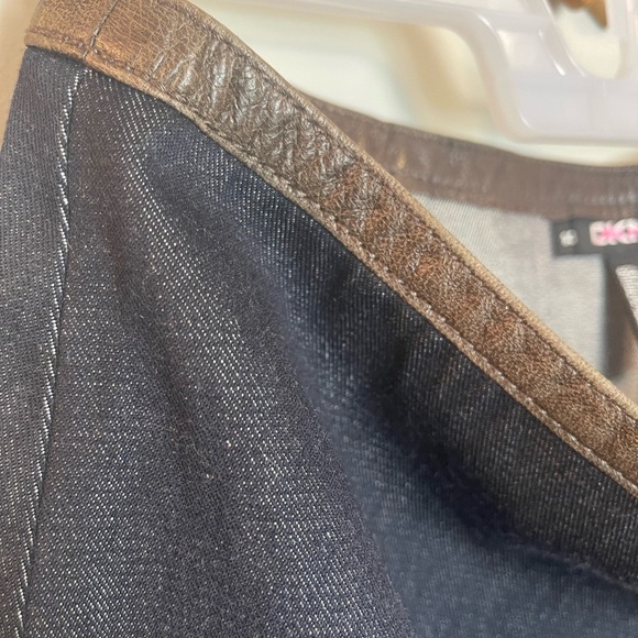 DKNY Women's Dark Blue Denim A-line Skirt faux leather trim Size 14 - Picture 3 of 8